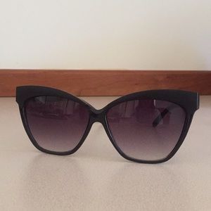 100% UV - Cateye Sunglasses